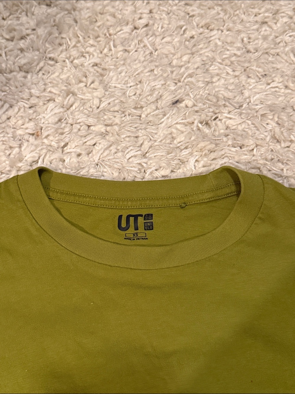 Uniqlo Olive Green Short Sleeve T-Shirt with Wasabi Graphic - Picture 2 of 2